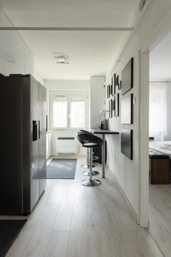 Smart Square With Free Parking Apartamento Debrecen Exterior foto